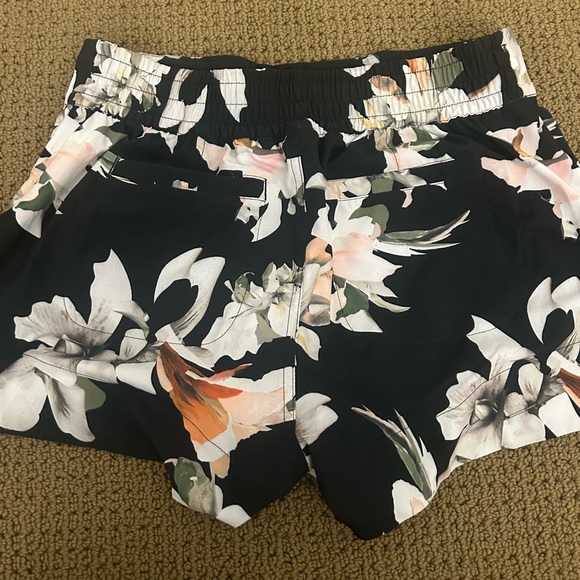 Athleta Shorts bundle - Picture 4 of 8